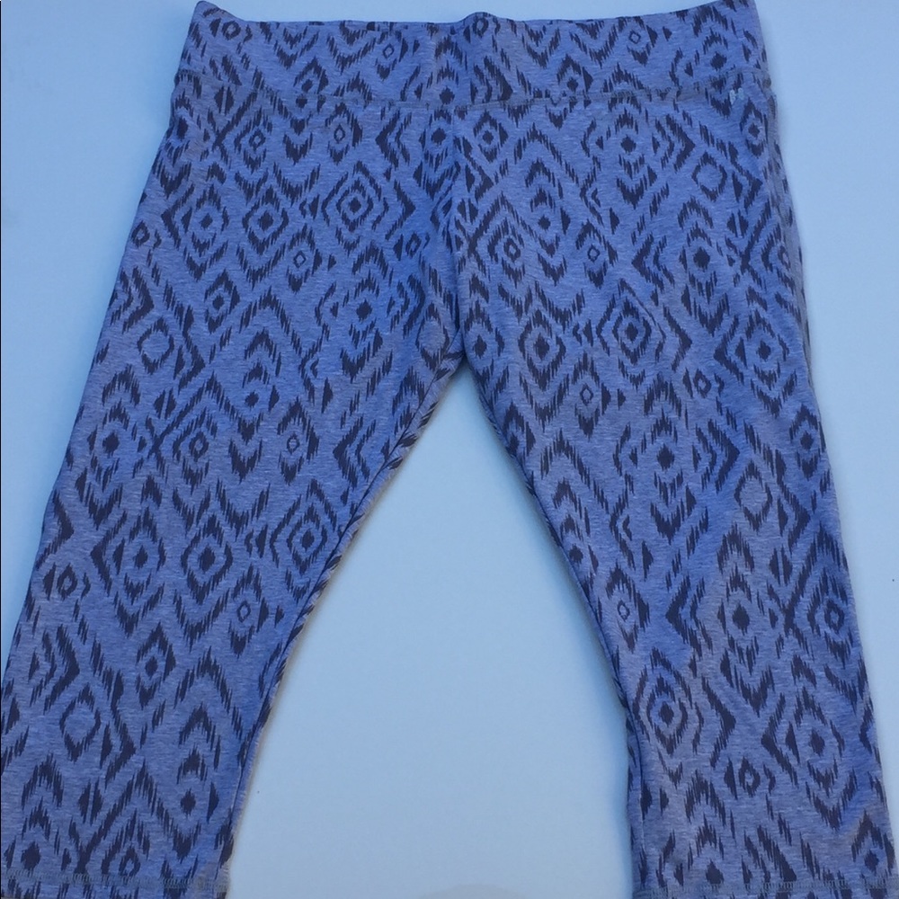 Victoria’s Secret Cropped Yoga Leggings